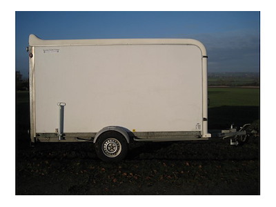 Leje af 1300kg Cargo trailer weekend